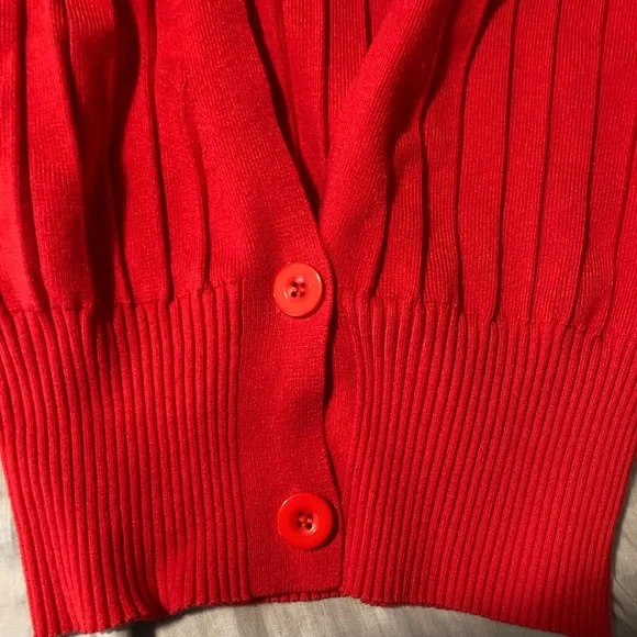Red cardigan with plunge v neck - Picture 5 of 6